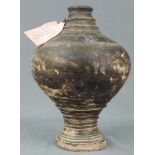 Vase. Steingut. Wohl Zentralasien, antik.28 cm hoch.Vase. Stoneware. Probably Central Asia,