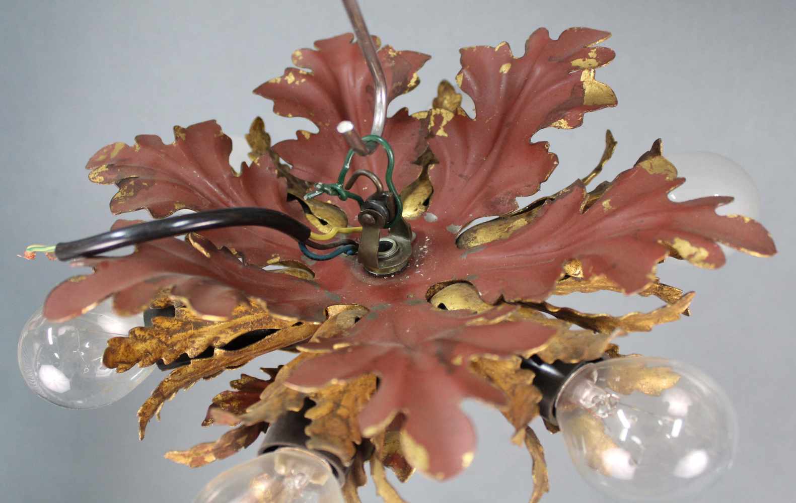 2 Deckenlampen im Barockstil. Metallblätter, goldfarben.Durchmesser bis 40 cm.2 ceiling lamps in - Image 6 of 9
