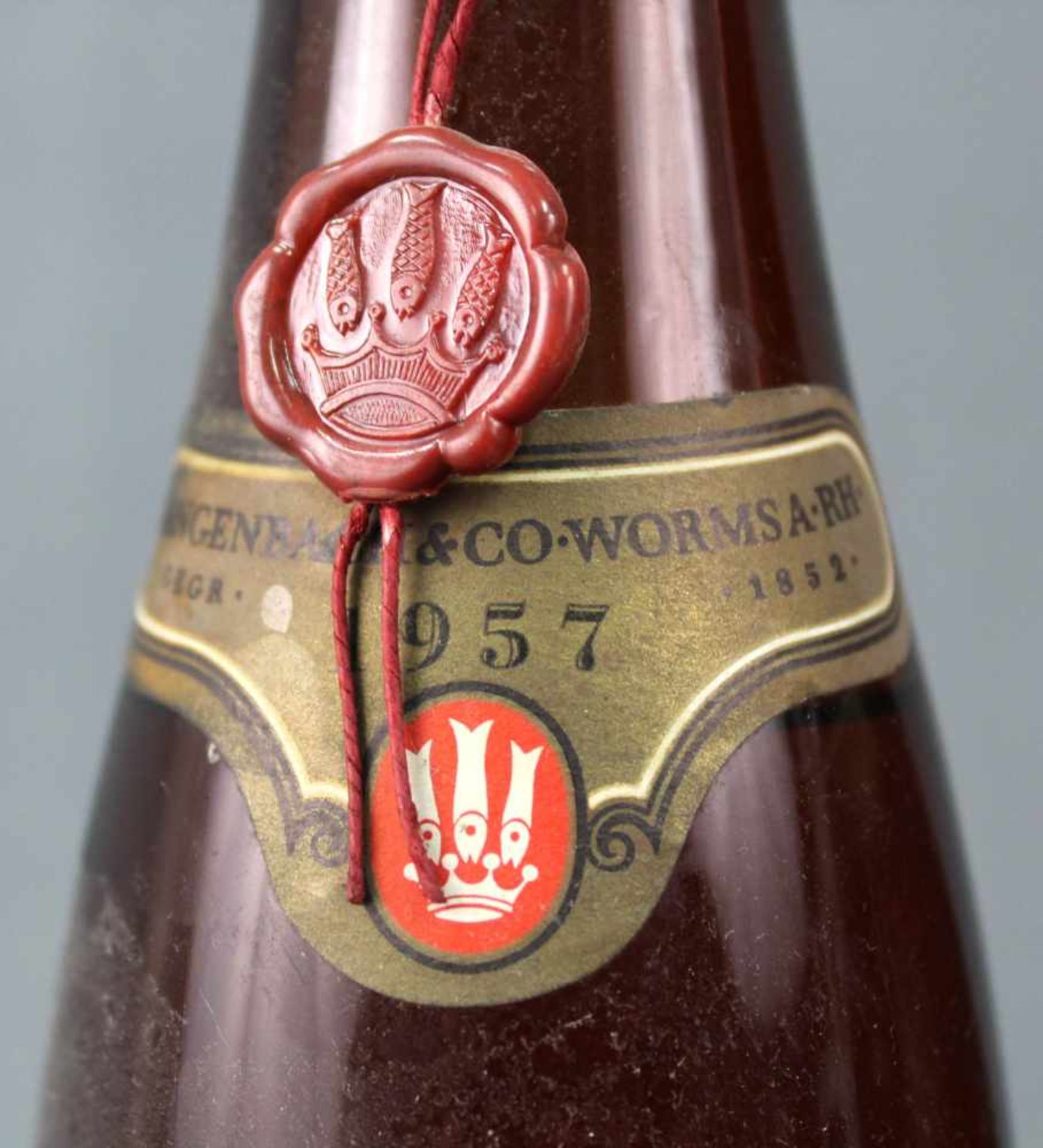 1957 Wormser Liebfrauenstift. Riesling. 2 ganze Flaschen.Weingut Langenbach & Co. Worms am Rhein, - Bild 2 aus 6