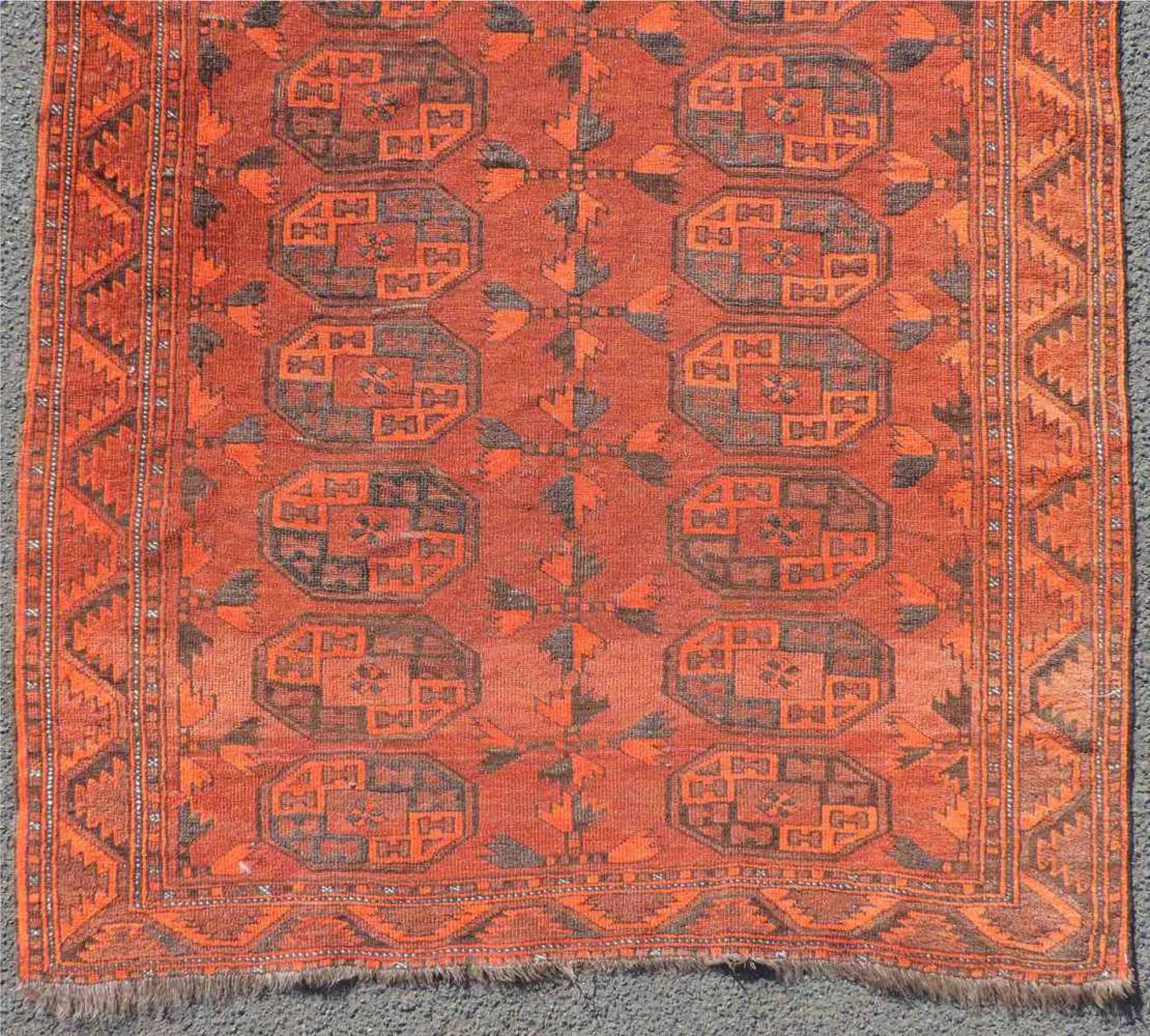 Ersari Stammesteppich. Turkmenistan. Antik, um 1900.182 cm x 98 cm. Handgeknüpft. Wolle auf Wolle. - Bild 2 aus 7