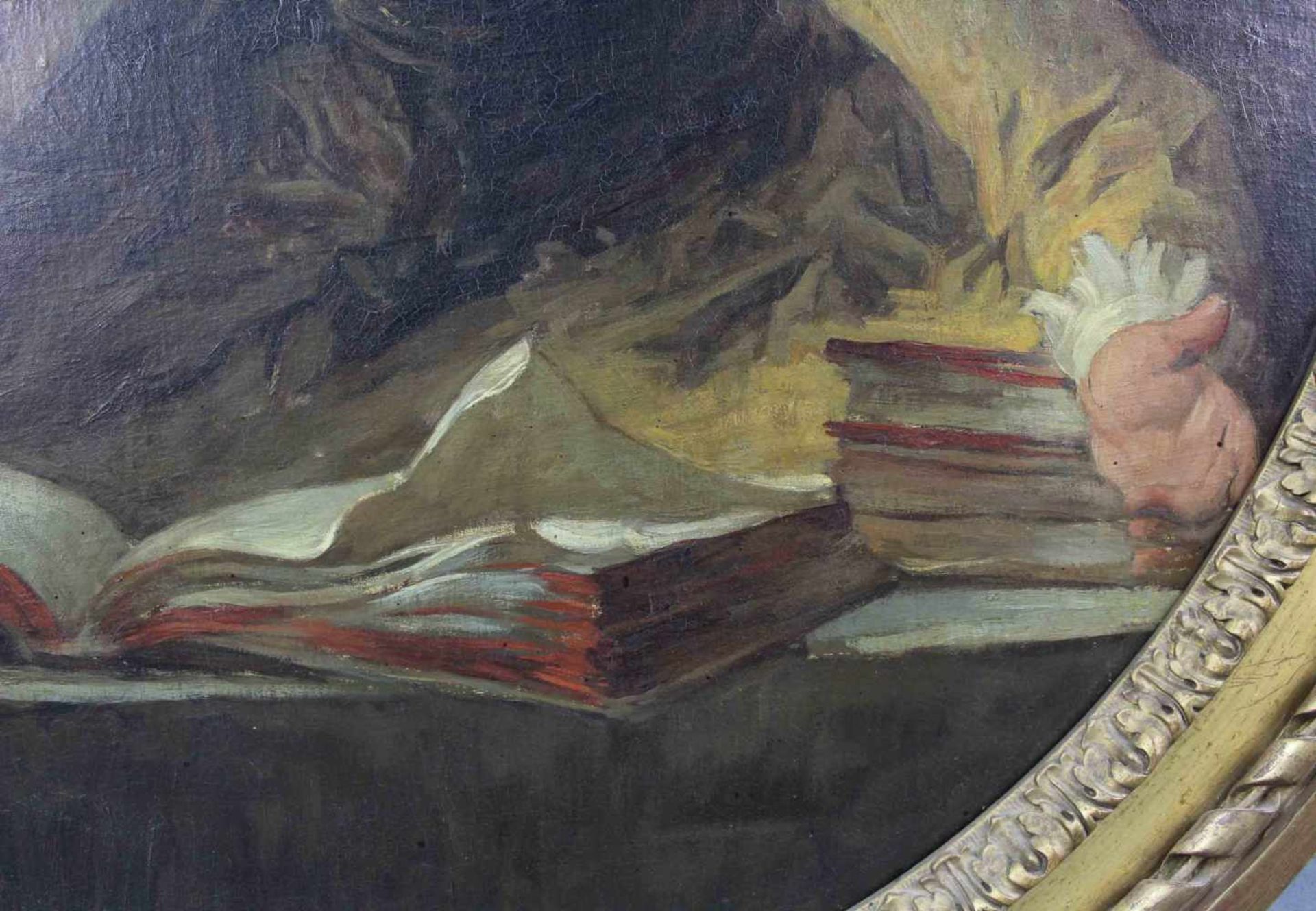 PORTRAITIST (XIX - XX). Gebildete Dame mit Perlenschmuck und Büchern.82 cm x 67 cm oval ohne - Image 7 of 9