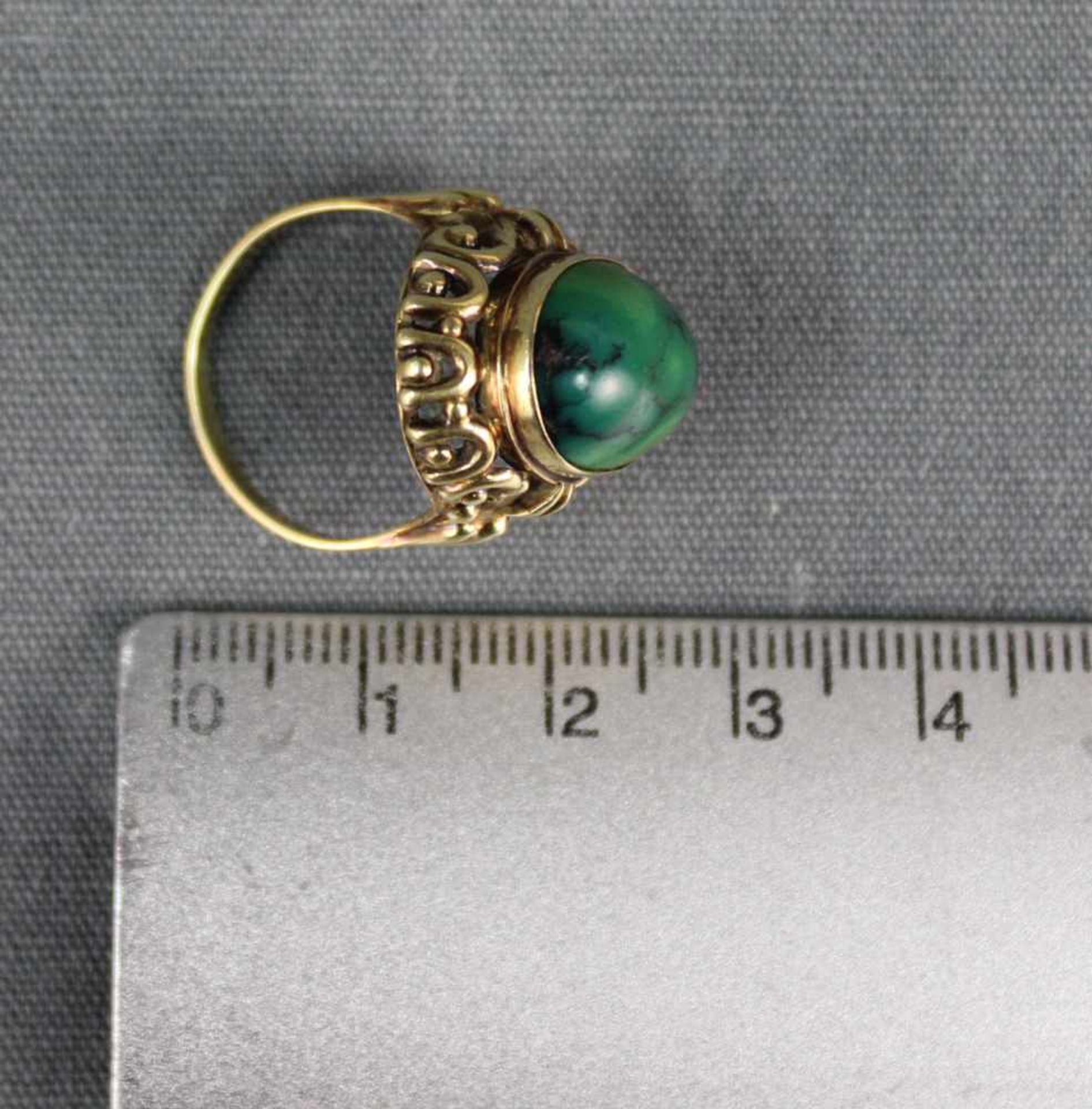 Ring mit Chrysopras mit Matrix? Gold 585. Jugendstil aus der Zeit um 1890.4,5 Gramm Gesamtgewicht. - Image 6 of 7