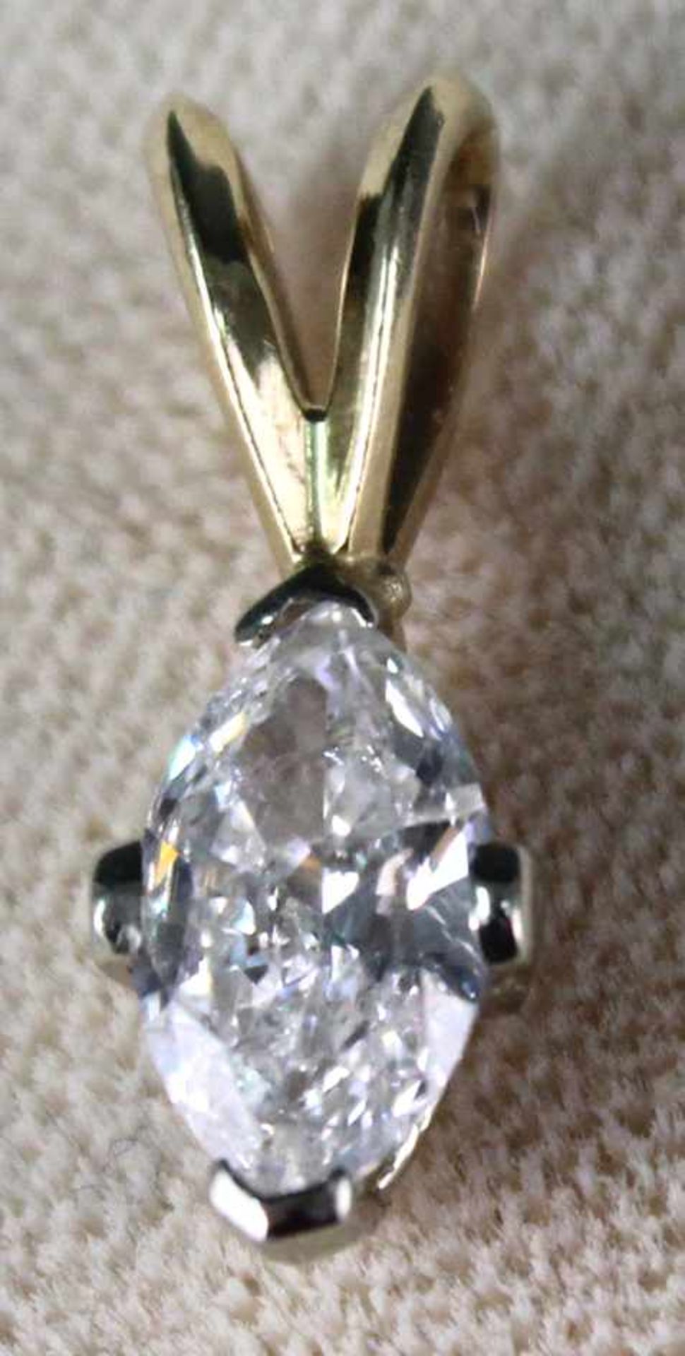 Anhänger Gold 14 Karat. Diamant im Trapezschliff circa 0,8 Karat.Diamant im oberen Farb- und - Image 3 of 5