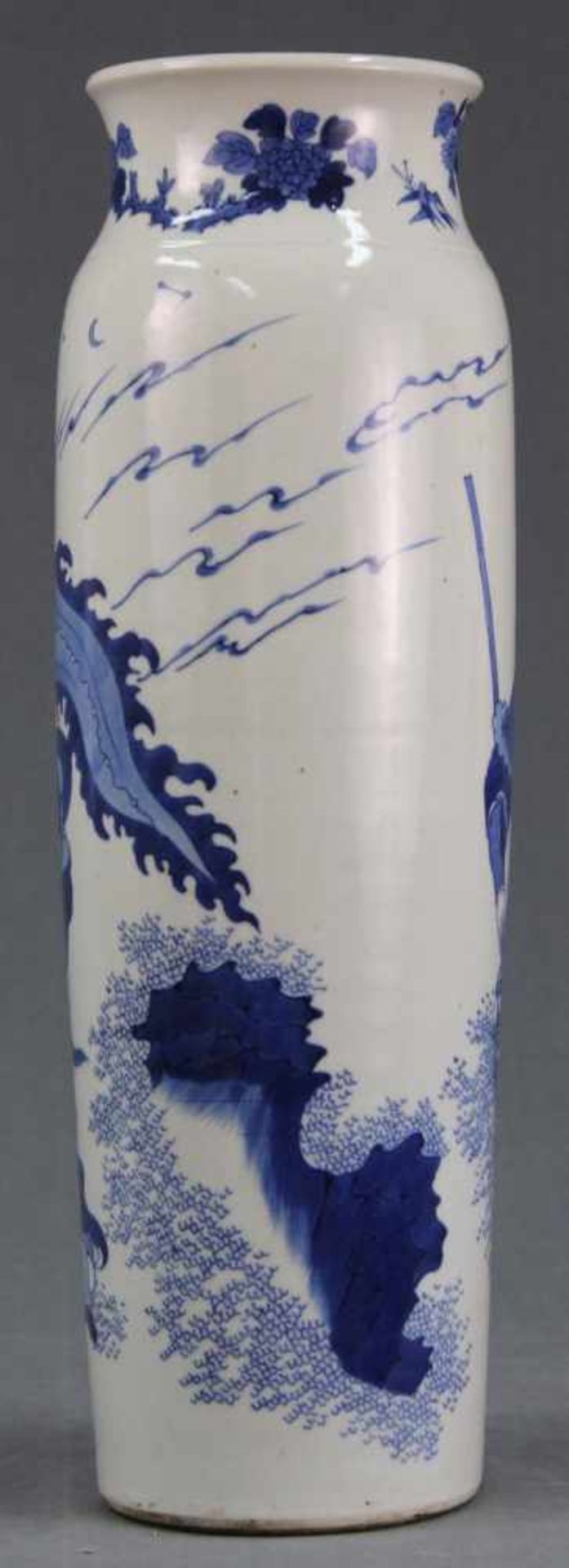Vase Blau - Weiß? - Porzellan. China alt, um 1900. 47,5 cm hoch.Vase Blue - White? - Porcelain. - Image 4 of 9