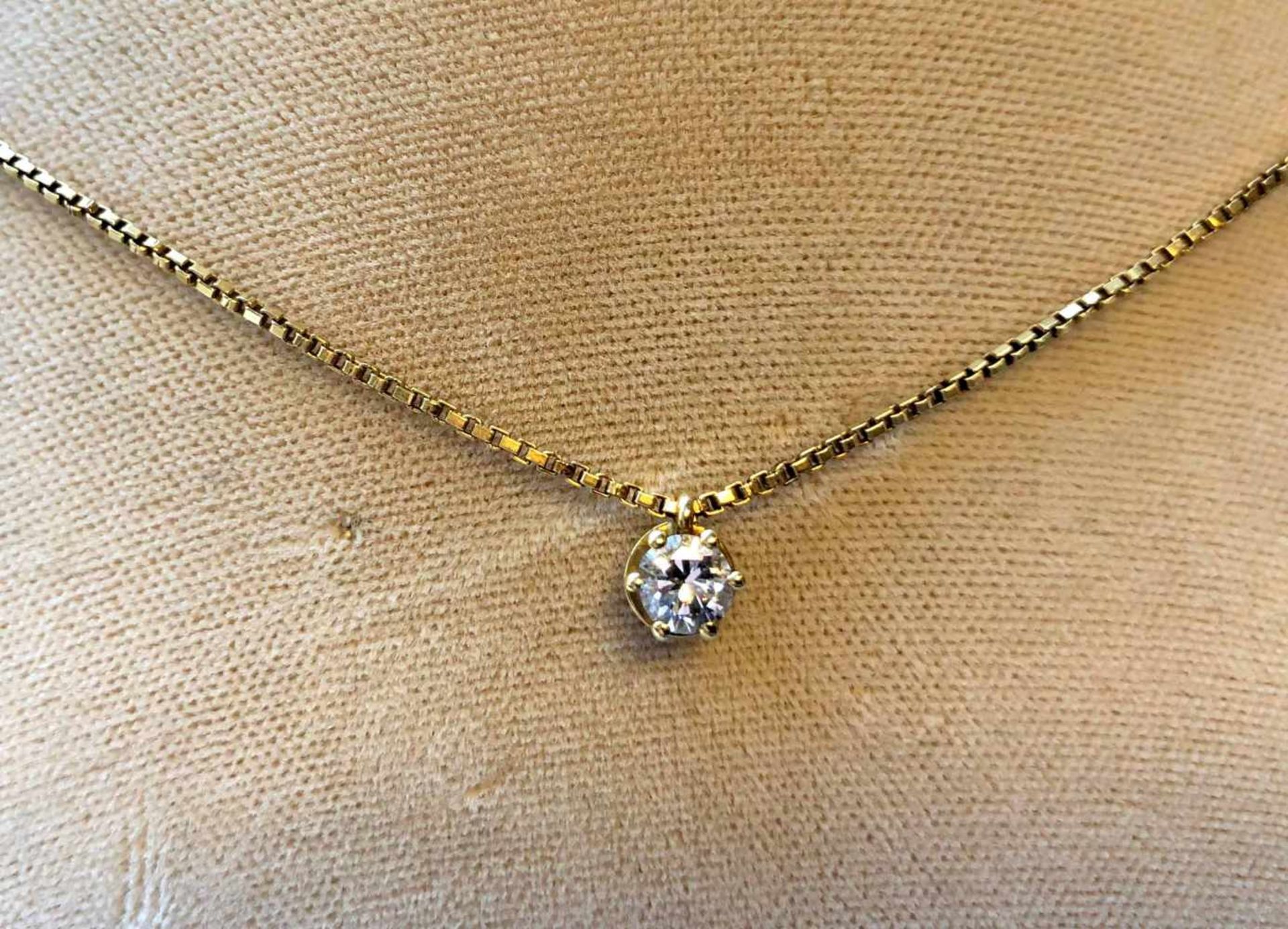 Collier / Halskette Gold 750 mit Brillant circa 0,25 Karat3,7 Gramm Gesamtgewicht. Der Diamant im - Image 2 of 5