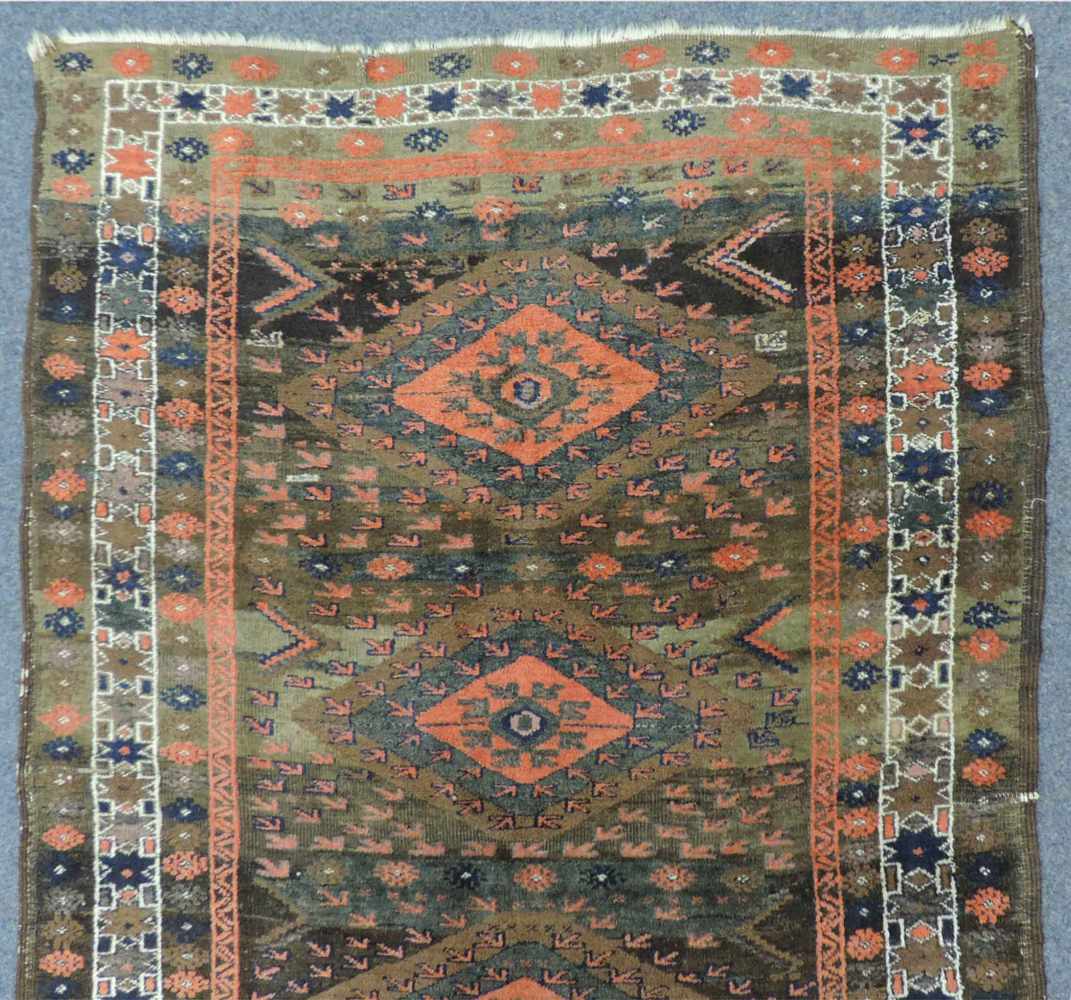 Belutsch Stammesteppich der Turkmenen aus Khorassan. Iran. Alt, um 1920.183 cm x 114 cm. - Image 3 of 6