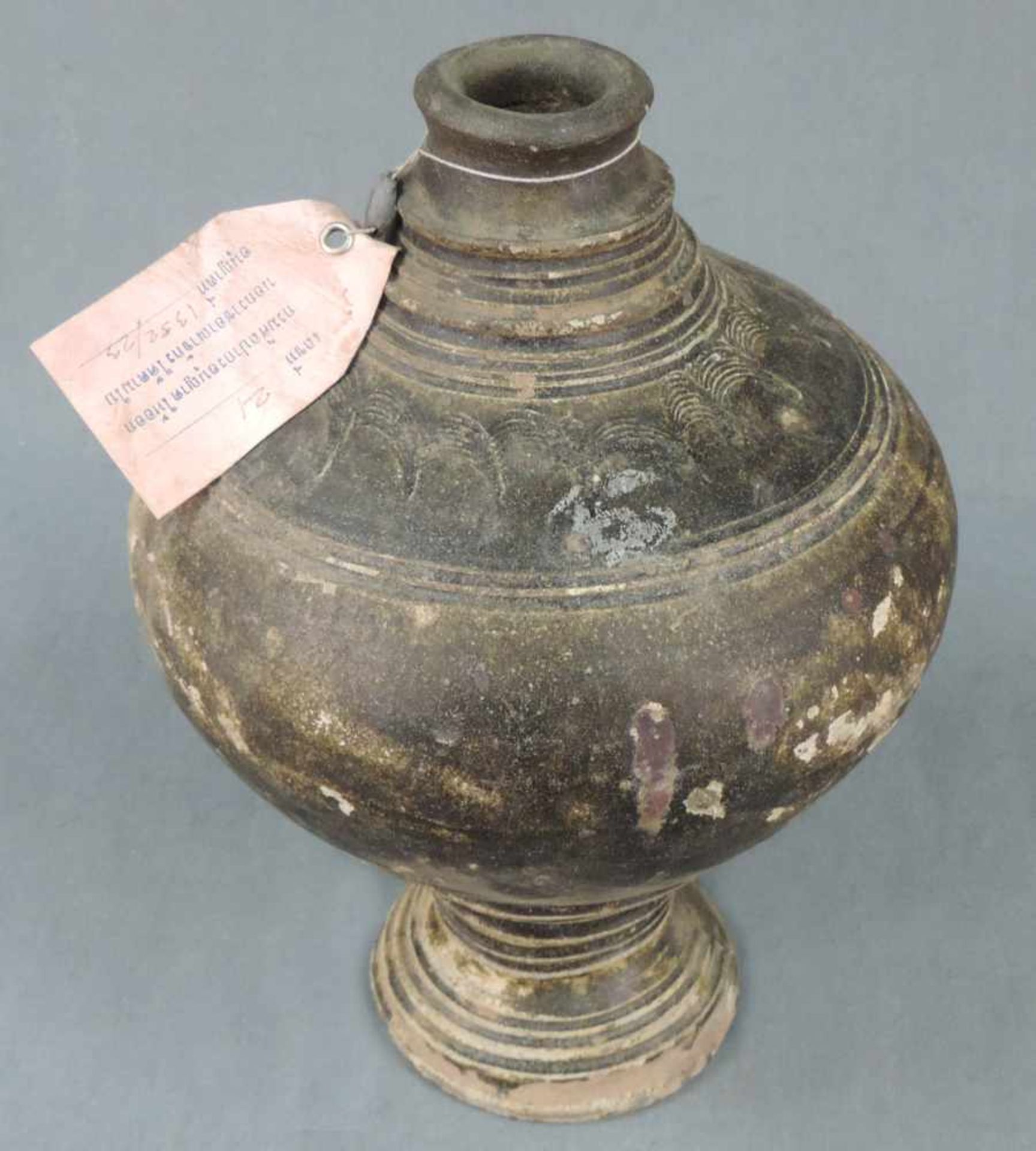 Vase. Steingut. Wohl Zentralasien, antik.28 cm hoch.Vase. Stoneware. Probably Central Asia, - Image 2 of 8
