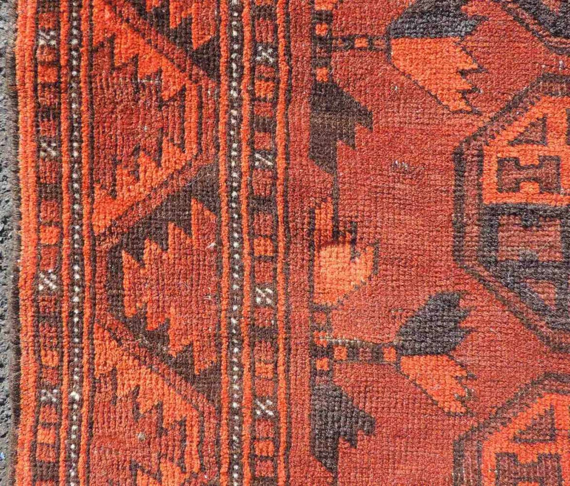 Ersari Stammesteppich. Turkmenistan. Antik, um 1900.182 cm x 98 cm. Handgeknüpft. Wolle auf Wolle. - Bild 5 aus 7