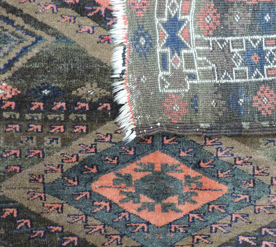 Belutsch Stammesteppich der Turkmenen aus Khorassan. Iran. Alt, um 1920.183 cm x 114 cm. - Image 6 of 6