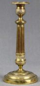 Empire Leuchter "Bronze doré" aus der Zeit. 1. Hälfte 19. Jahrhundert.25,5 cm hoch. Undeutliche