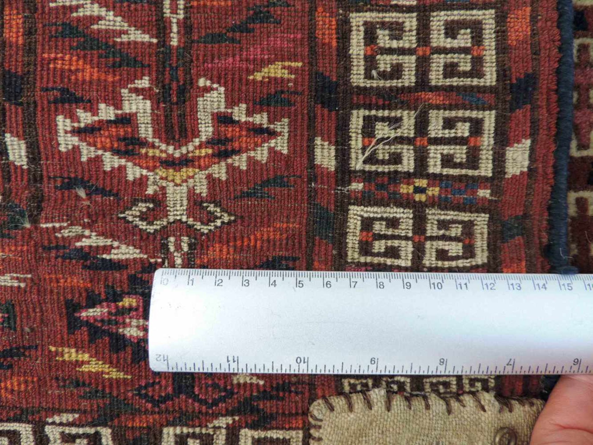 Tekke Ensi Stammesteppich. Turkmenistan. Antik, um 1900.148 cm x 125 cm. Handgeknüpft. Wolle auf - Bild 7 aus 7