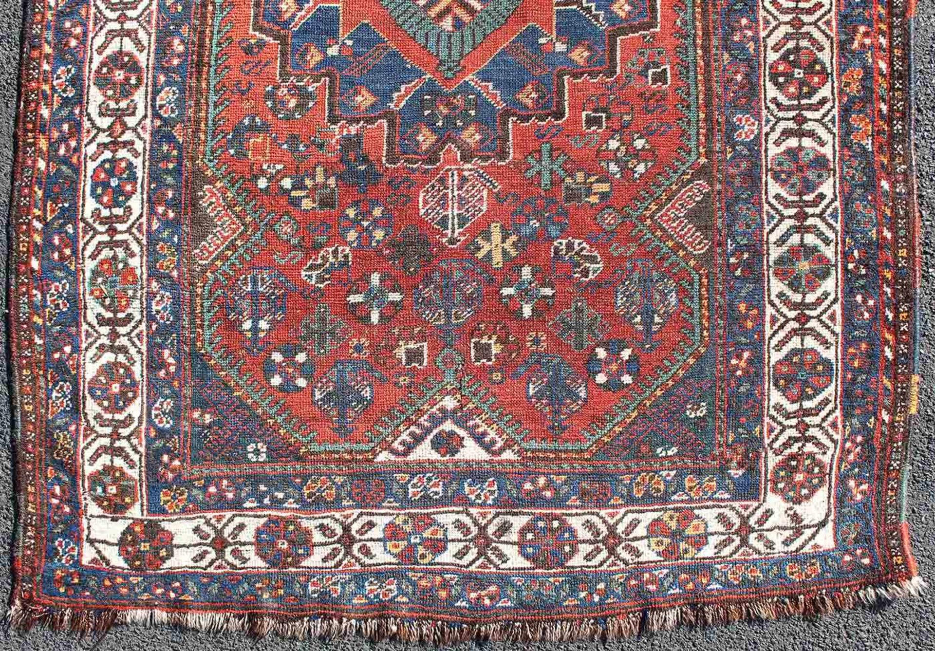 Schiraz Perserteppich. Iran. Antik, um 1920.153 cm x 110 cm. Handgeknüpft. Wolle auf Wolle. - Image 2 of 6
