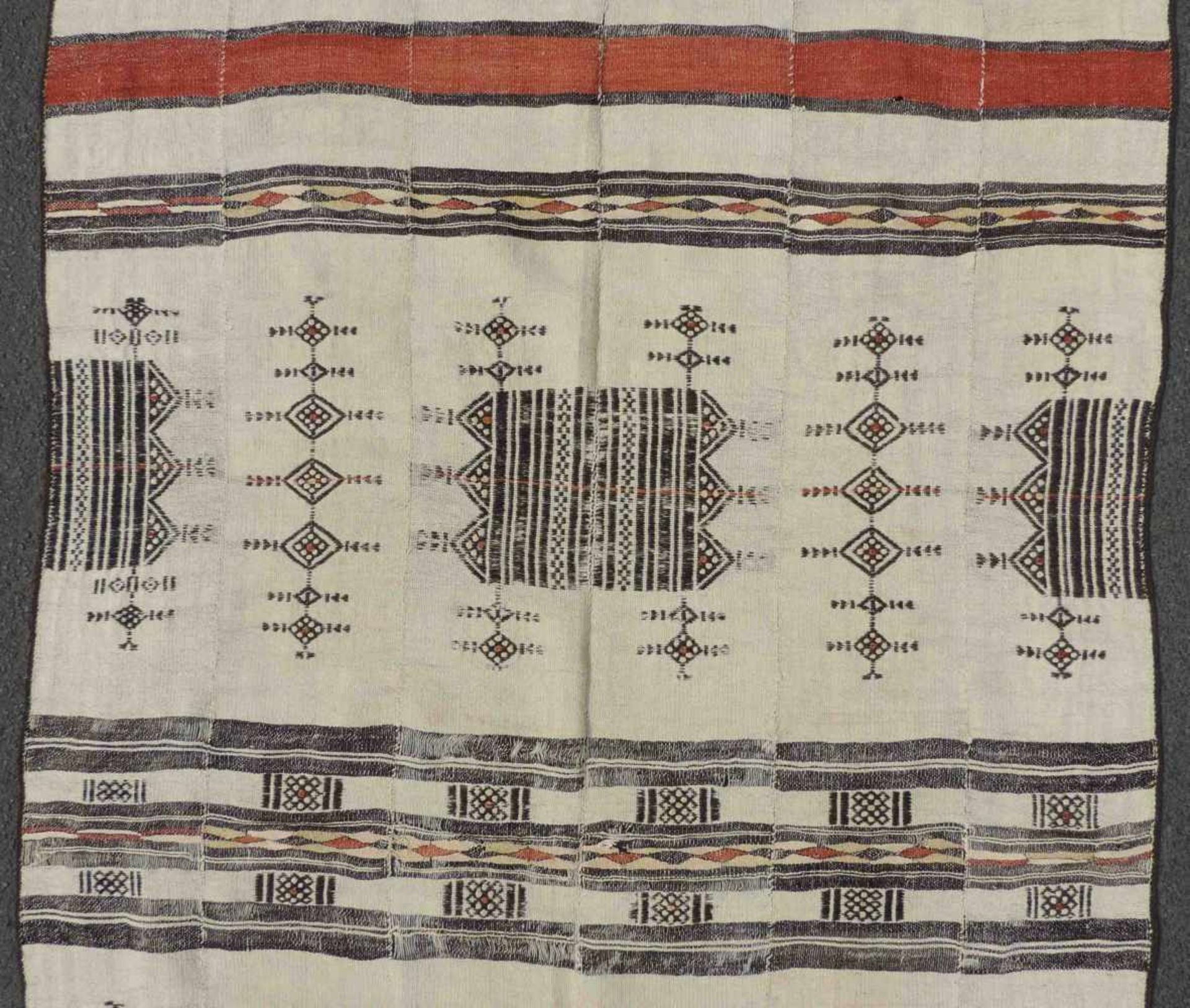 Berber Decke Kelim. West Sahara. Antik, um 1900.250 cm x 128 cm. Handgewebt. Wolle auf Wolle. - Bild 5 aus 9