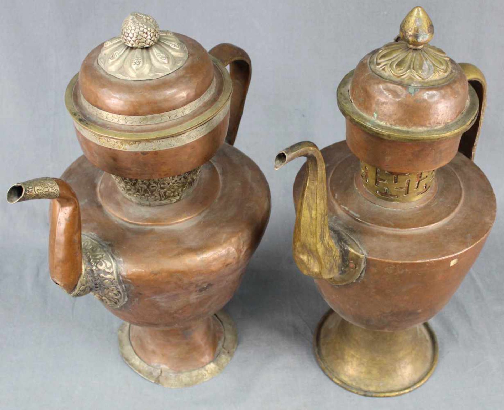 2 Wasserkannen. Kupfer. Tibet, alt.Bis 48 cm hoch.2 water jugs. Copper. Tibet, old.Up to 48 cm - Bild 4 aus 11