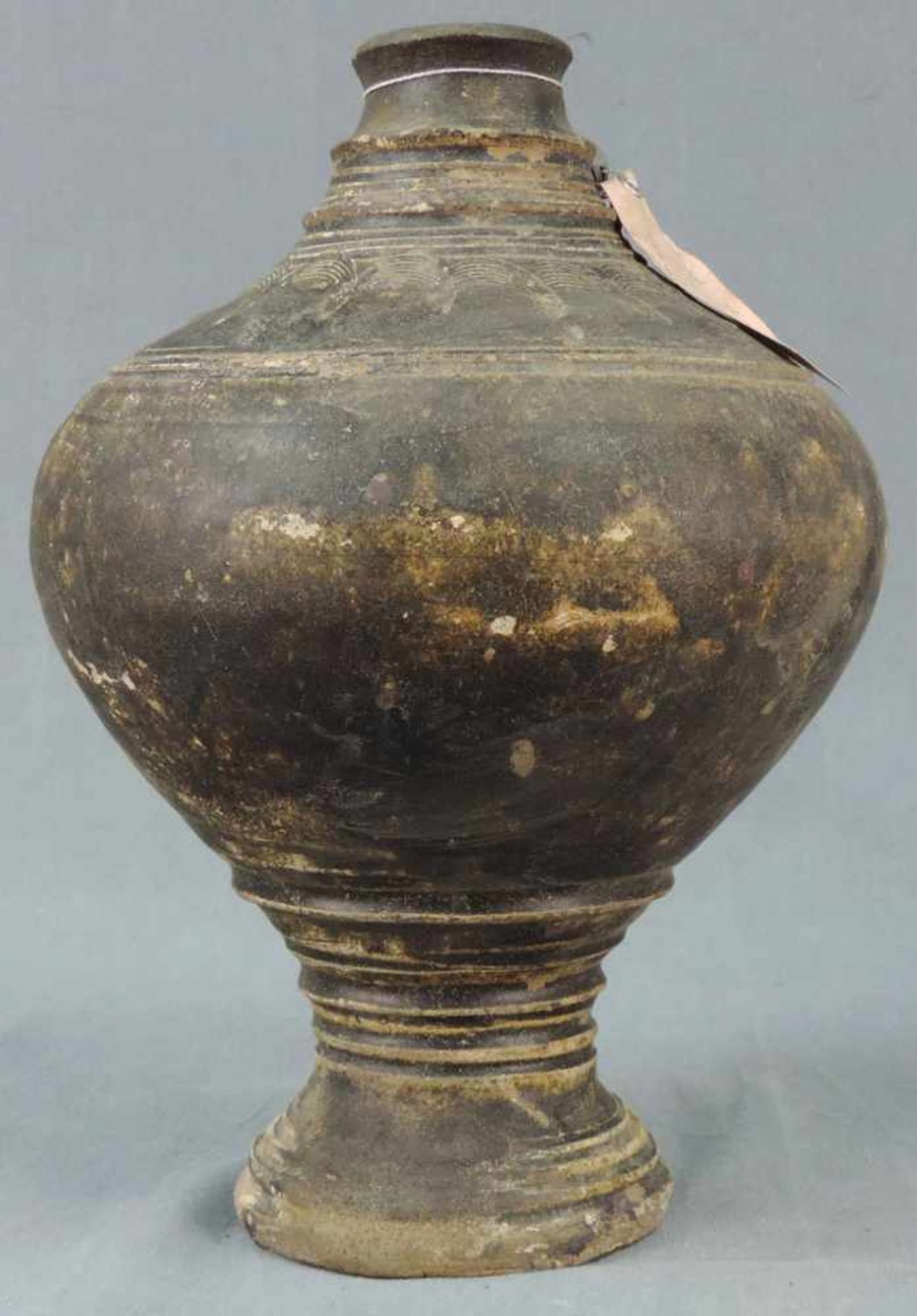 Vase. Steingut. Wohl Zentralasien, antik.28 cm hoch.Vase. Stoneware. Probably Central Asia, - Image 4 of 8