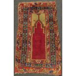 Taspinar Gebetsteppich. Zentral Anatolien. Türkei. Antik, um 1900.171 cm x 103 cm. Handgeknüpft.