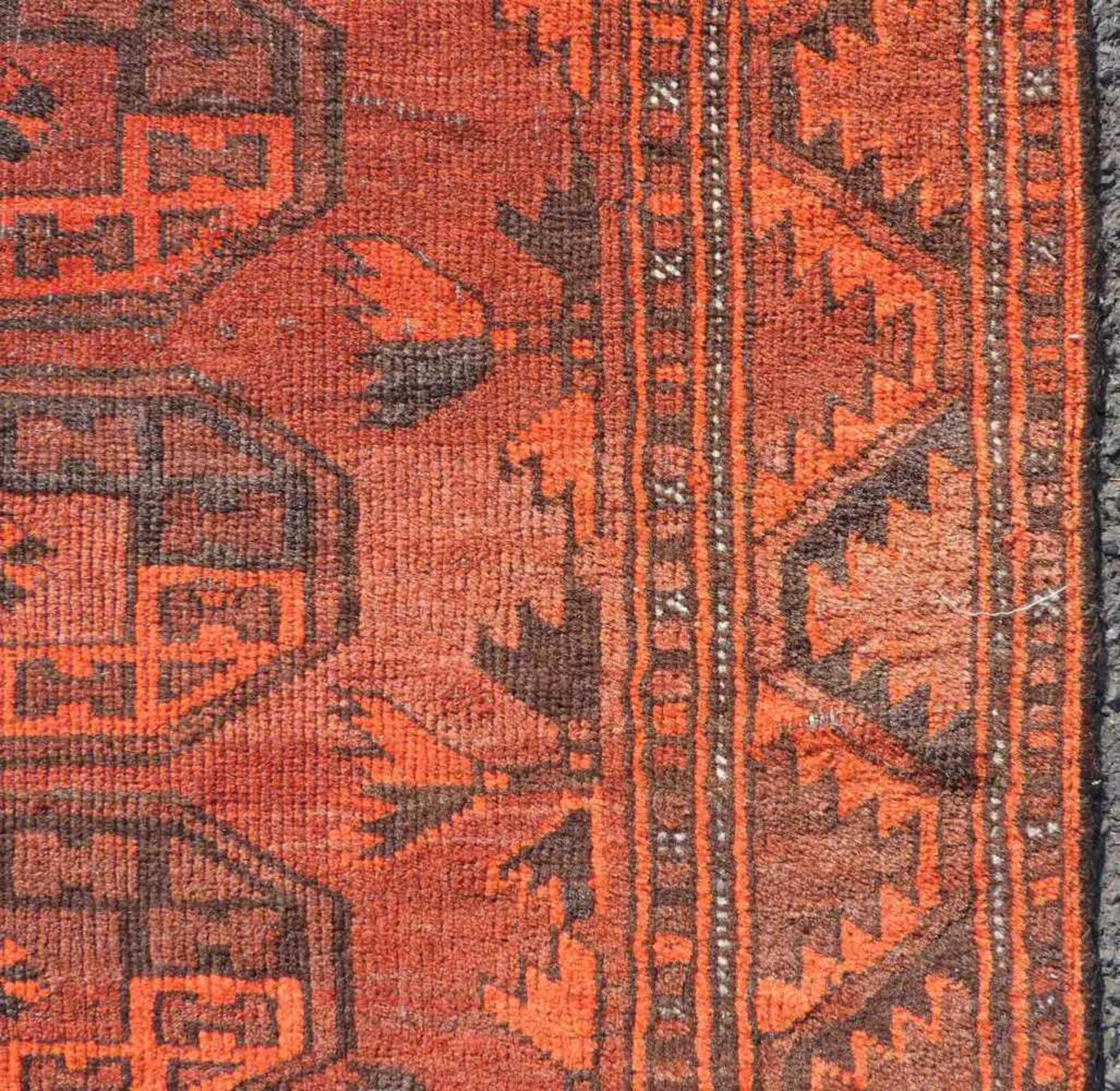 Ersari Stammesteppich. Turkmenistan. Antik, um 1900.182 cm x 98 cm. Handgeknüpft. Wolle auf Wolle. - Bild 4 aus 7