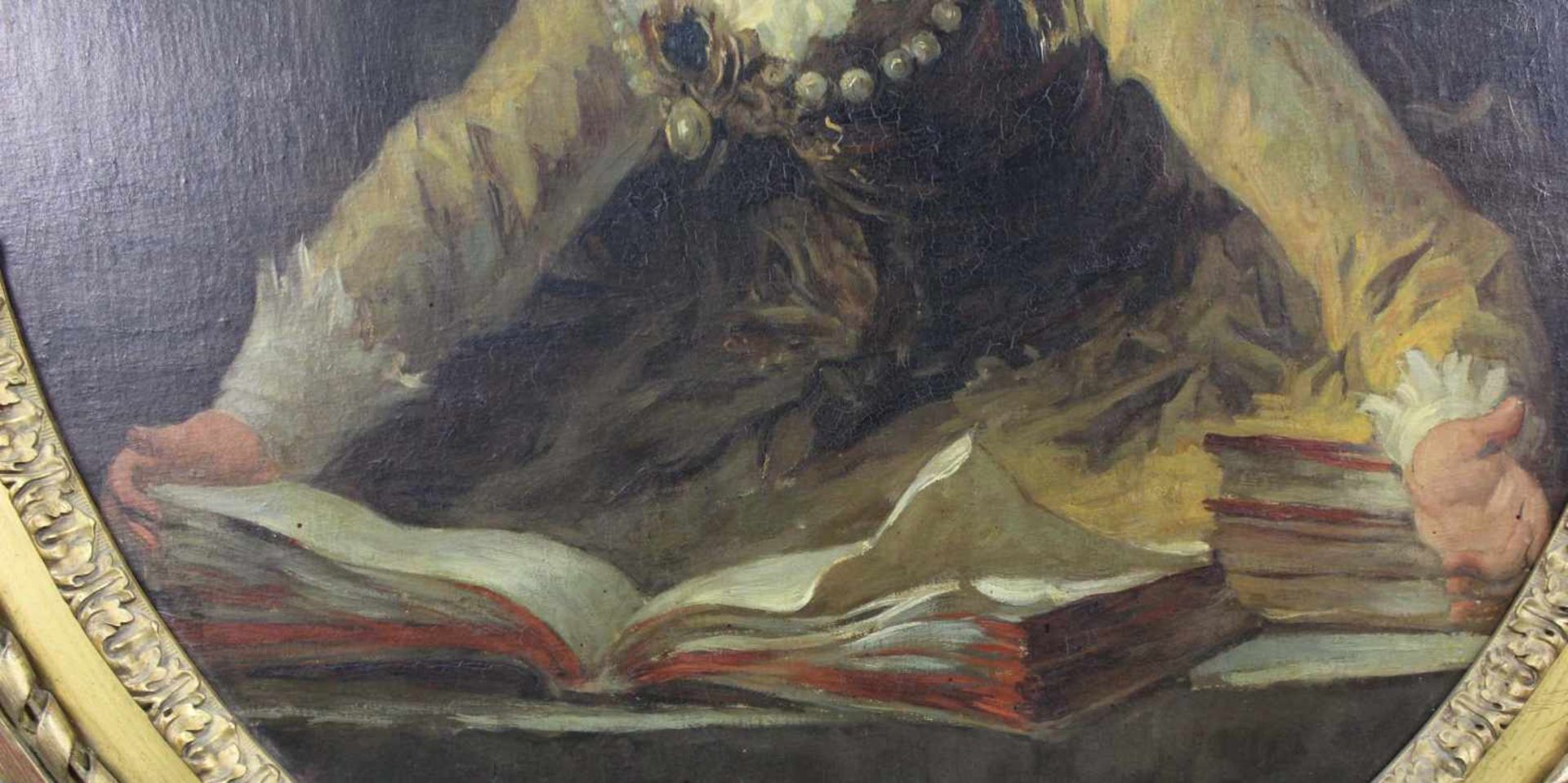 PORTRAITIST (XIX - XX). Gebildete Dame mit Perlenschmuck und Büchern.82 cm x 67 cm oval ohne - Image 6 of 9
