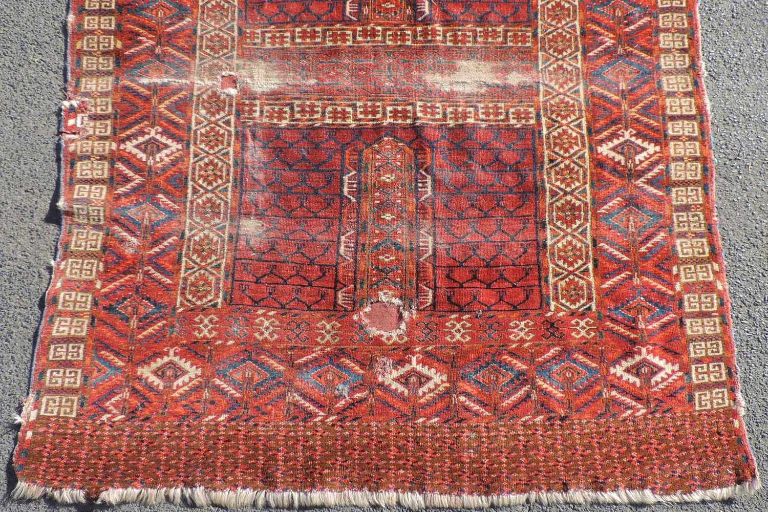 Tekke Ensi Stammesteppich. Turkmenistan. Antik, Mitte 19. Jahrhundert.167 cm x 118 cm. Handgeknüpft. - Image 2 of 6