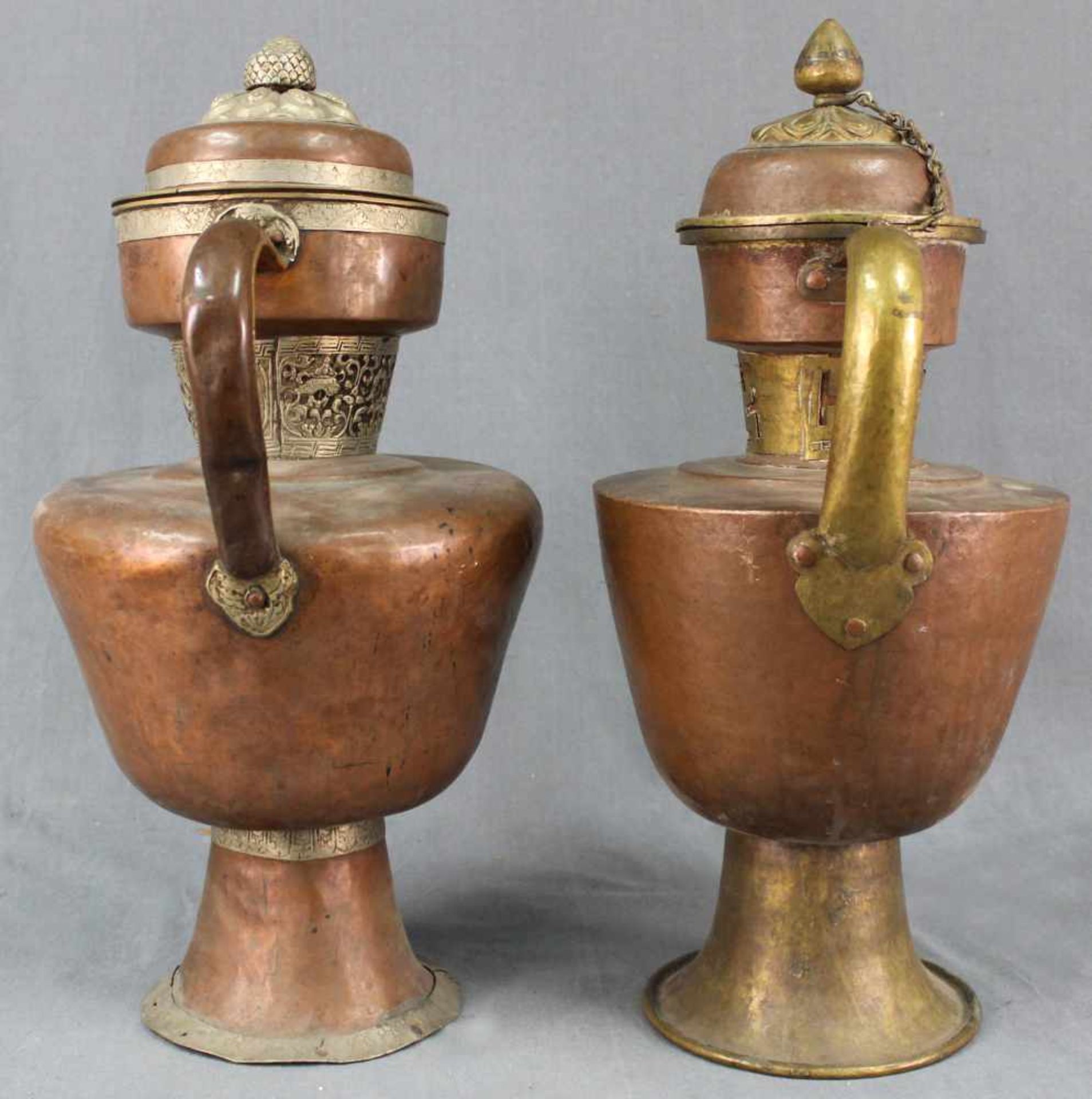 2 Wasserkannen. Kupfer. Tibet, alt.Bis 48 cm hoch.2 water jugs. Copper. Tibet, old.Up to 48 cm - Bild 5 aus 11