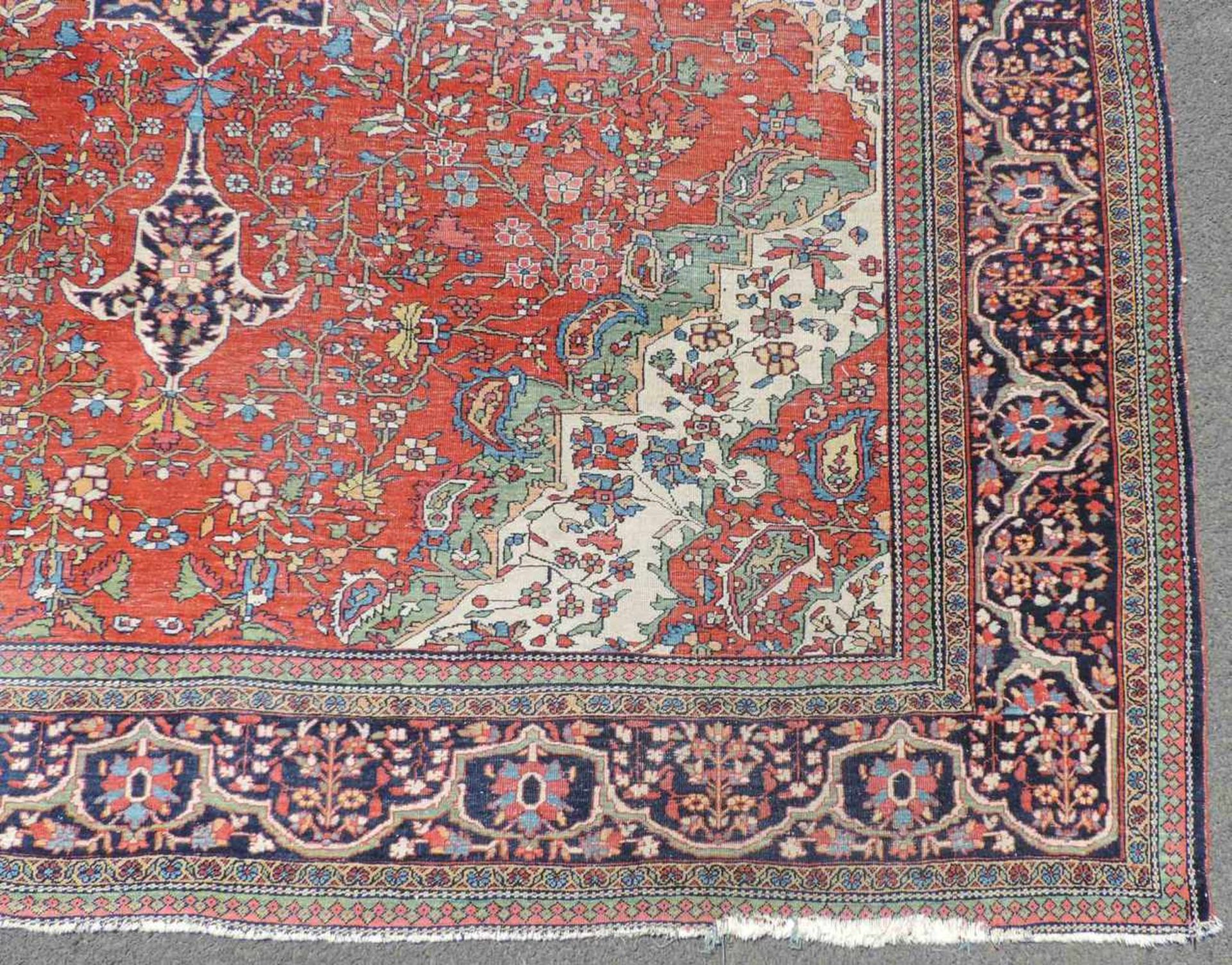 Saruk Ferraghan, Perserteppich. Iran. Antik, um 1890.358 cm x 265 cm. Orientteppich, handgeknüpft. - Bild 9 aus 15