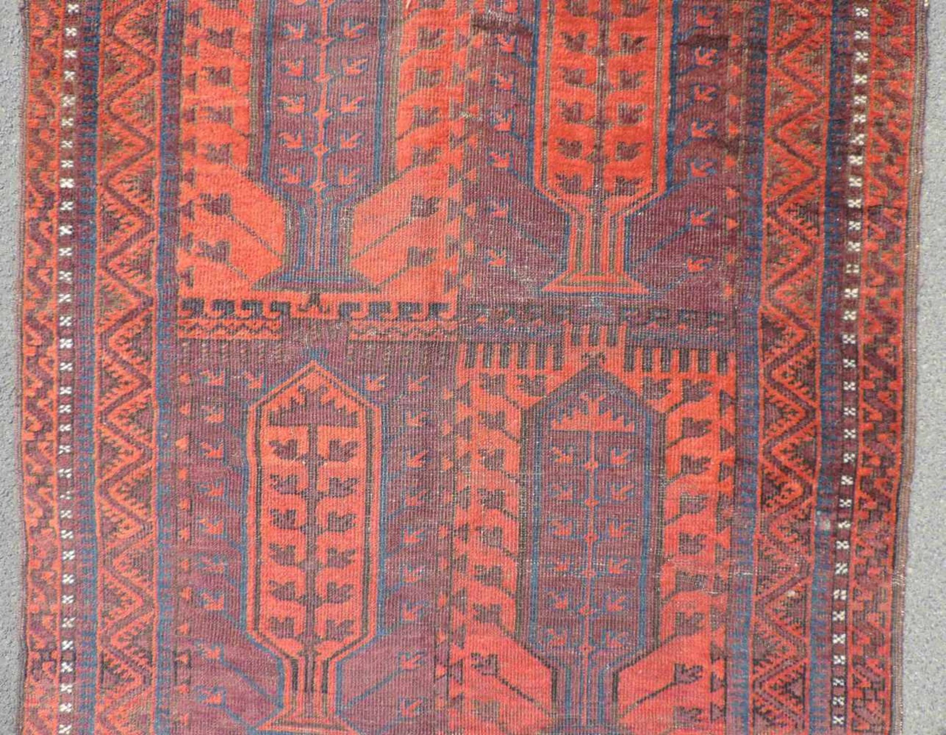 Belutsch Stammesteppich. Afghanistan. Antik, um 1880.369 cm x 104 cm. Handgeknüpft. Wolle auf Wolle. - Image 8 of 11