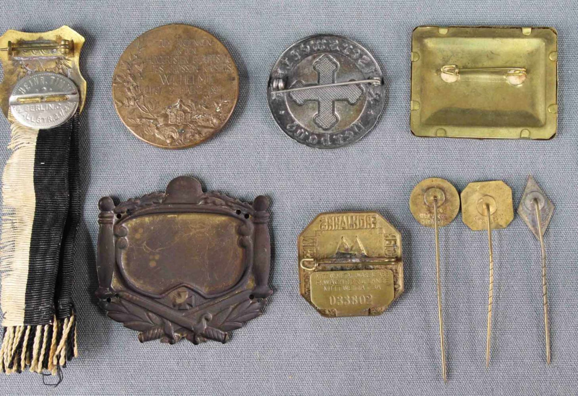 Orden und anderes. Darunter Eisernes Kreuz 1. Weltkrieg.Medals and other things. Among them Eisernes - Image 9 of 11