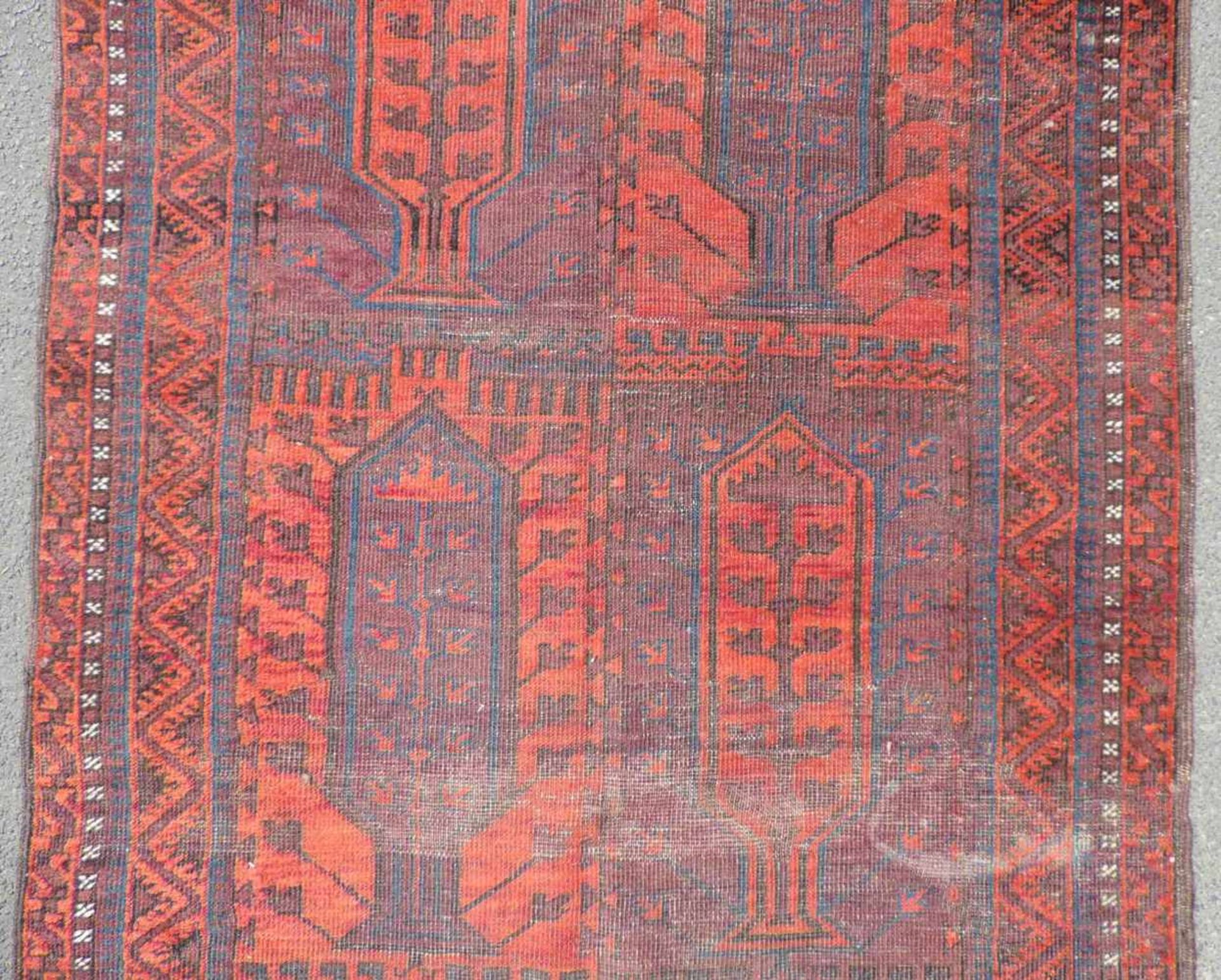 Belutsch Stammesteppich. Afghanistan. Antik, um 1880.369 cm x 104 cm. Handgeknüpft. Wolle auf Wolle. - Image 7 of 11