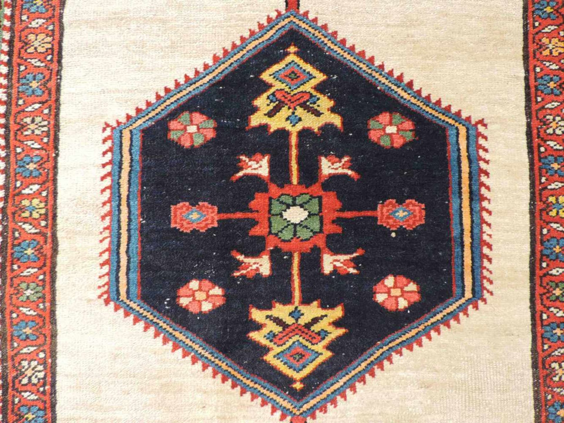 Gerus Perserteppich. Läufer. Iran. Antik, um 1900.339 cm x 120 cm. Handgeknüpft. Wolle auf Wolle. - Image 7 of 9
