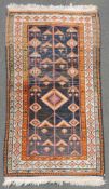 Gabbeh Perserteppich. Iran. Alt, Mitte 20. Jahrhundert.172 cm x 102 cm. Handgeknüpft. Wolle auf