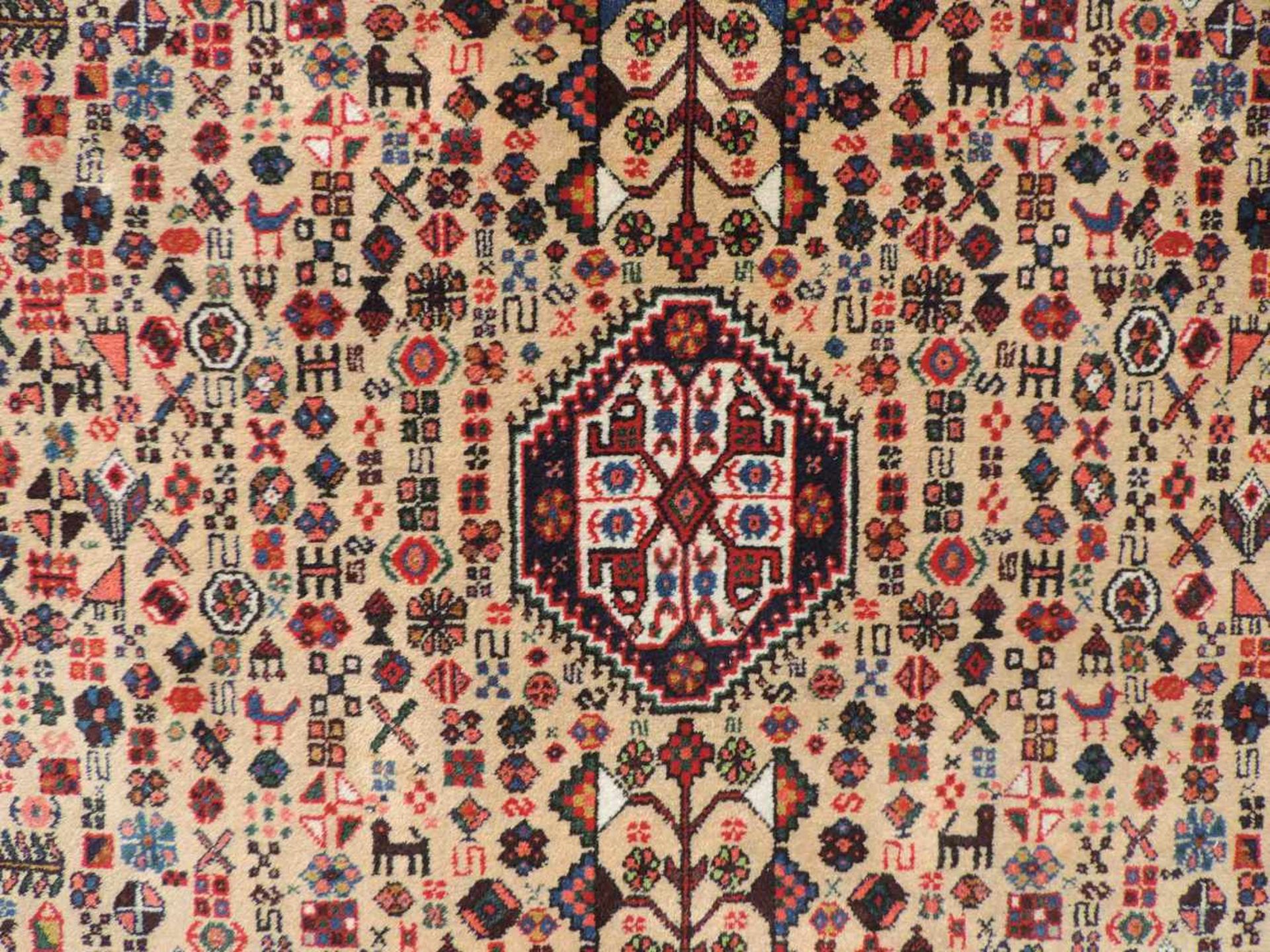 Abadeh Perserteppich. Iran. Feine Knüpfung.202 cm x 155 cm. Handgeknüpft. Wolle auf Baumwolle. - Image 9 of 10