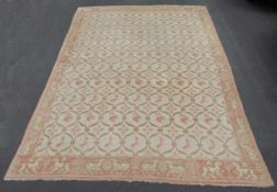 Spanischer Teppich. Mitte 20. Jahrhundert.356 cm x 271 cm. Handgeknüpft. Wolle auf Wolle. Spanischer