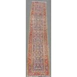Schuscha Karabagh Teppich. Schmaler Läufer. Kaukasus. Antik, um 1880.355 cm x 87 cm. Handgeknüpft.
