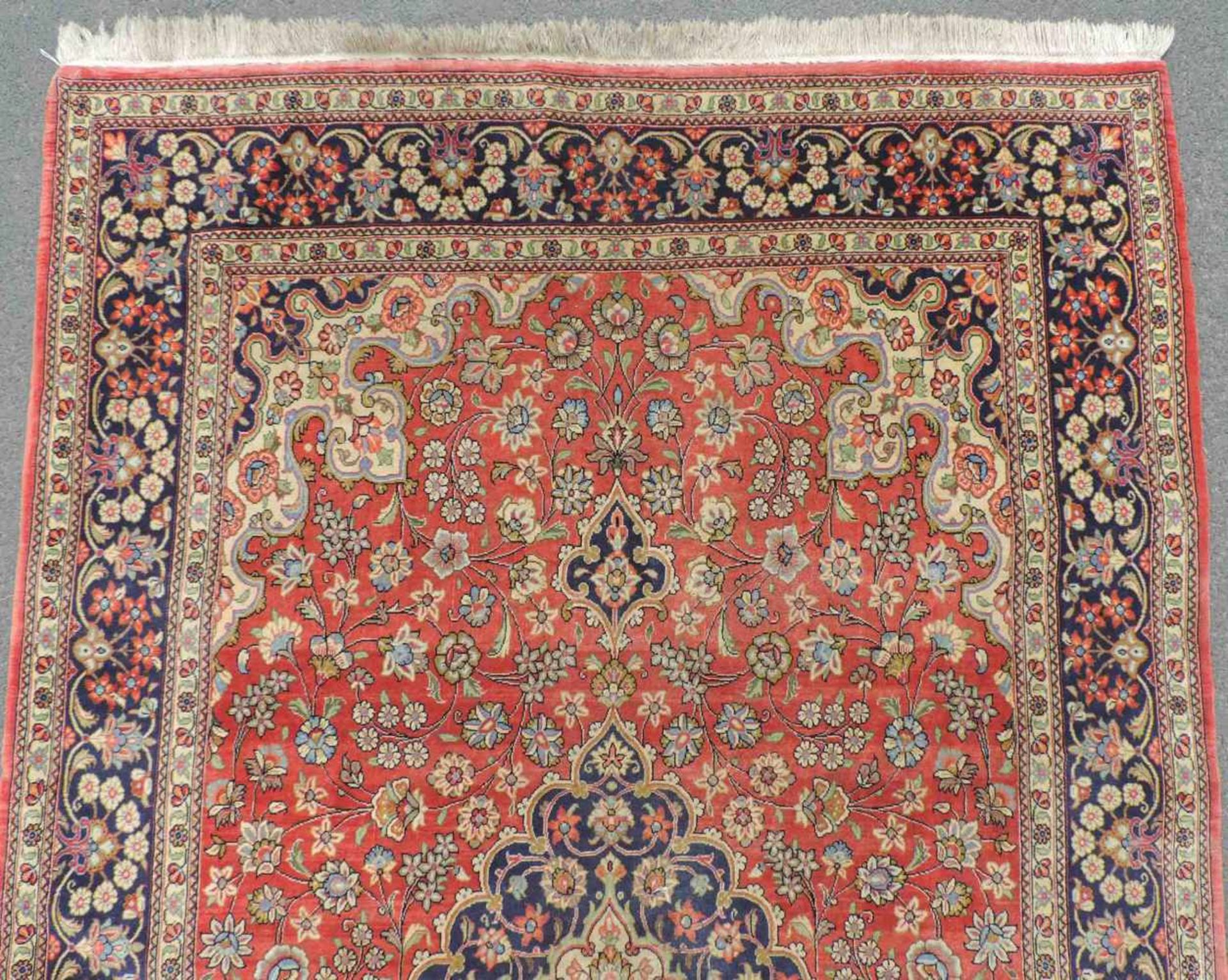 Ghom Perserteppich. Iran. Feine Knüpfung.223 cm x 140 cm. Handgeknüpft. Wolle auf Wolle. Kein - Bild 4 aus 6