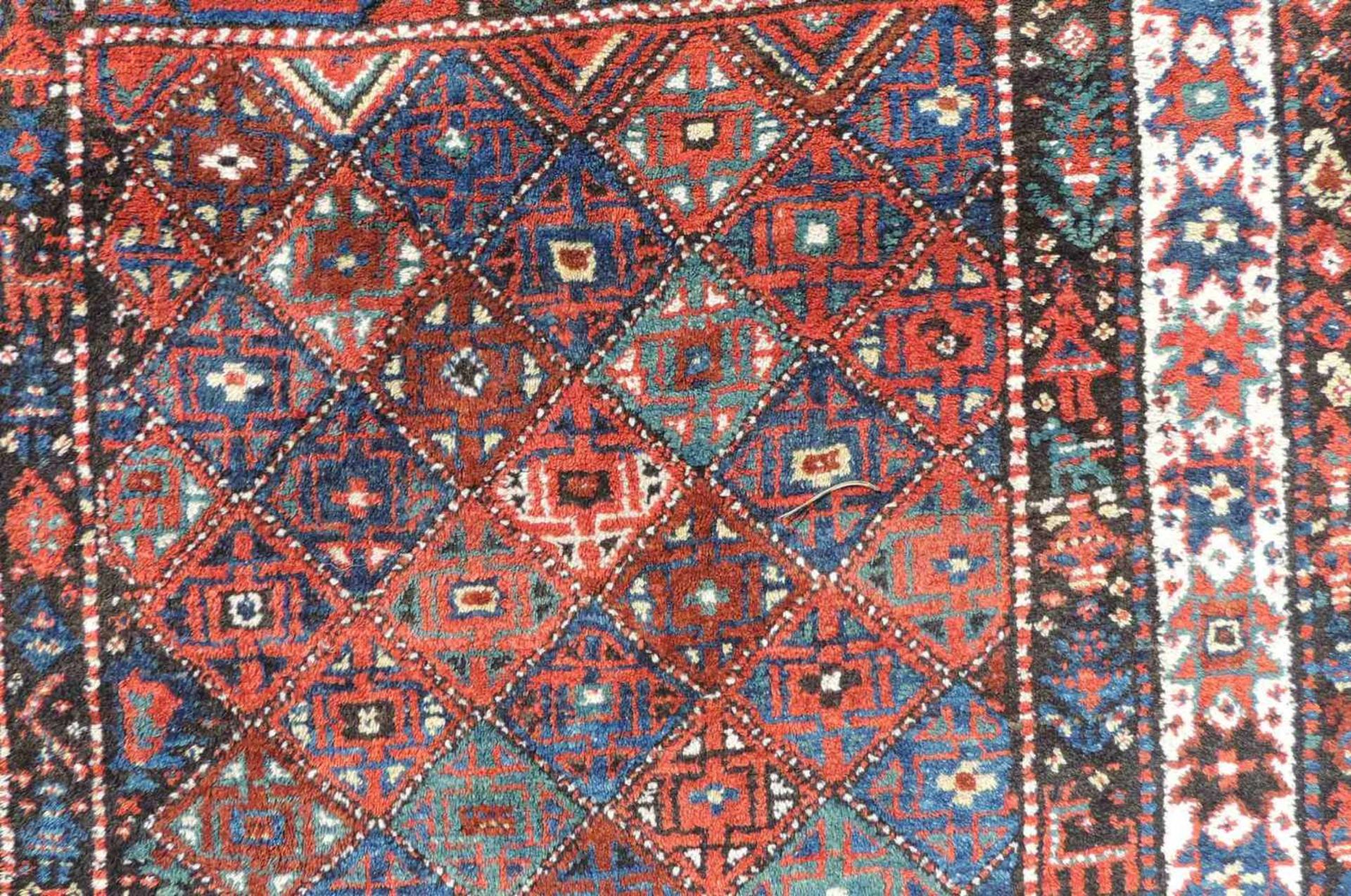 "Jaff" Kurdischer Perserteppich. Iran. Antik, um 1900.232 (210) cm x 139 cm. Handgeknüpft. Wolle auf - Bild 6 aus 10
