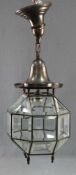 Würfel - Deckenlampe mit facettiertem Glas, wohl Jugendstil, elektrifiziert.26 cm x 26 cm der