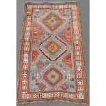 Kasak Karabagh Teppich. Kaukasus, antik um 1870.247 cm x 140 cm. Handgeknüpft. Wolle auf Wolle.