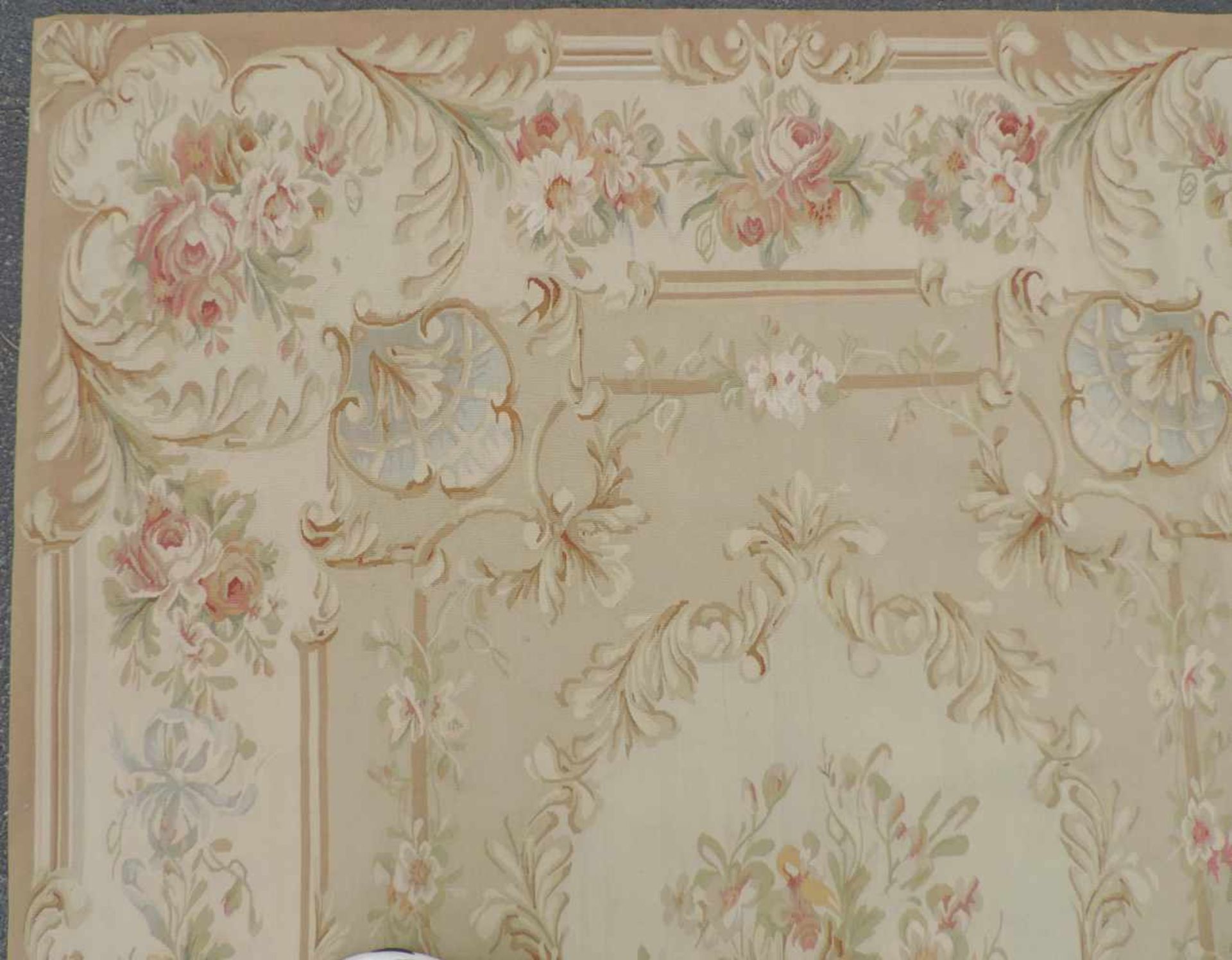 Tapis de Pied "Aubusson". Salonteppich.275 cm x 188 cm. Handgewebt. Wolle auf Wolle.Tapis de Pied " - Image 9 of 10