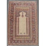Kayseri Gebetsteppich, Türkei. Alt, um 1920. Feine Knüpfung.177 cm x 120 cm. Handgeknüpft. Wolle auf