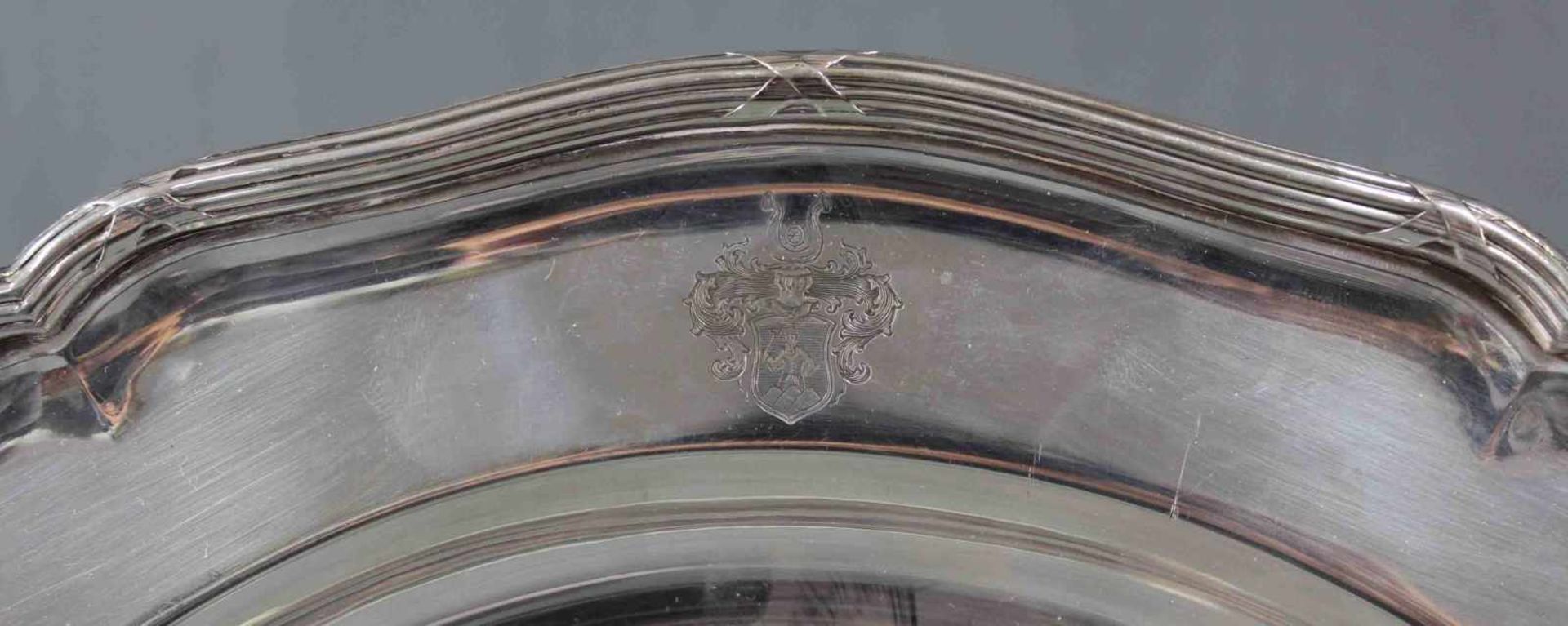Großer Teller Wilkens, Silber 800. Hessenberg Frankfurt a. Main.1098 Gramm. Durchmesser 35 cm. Mit - Bild 2 aus 9