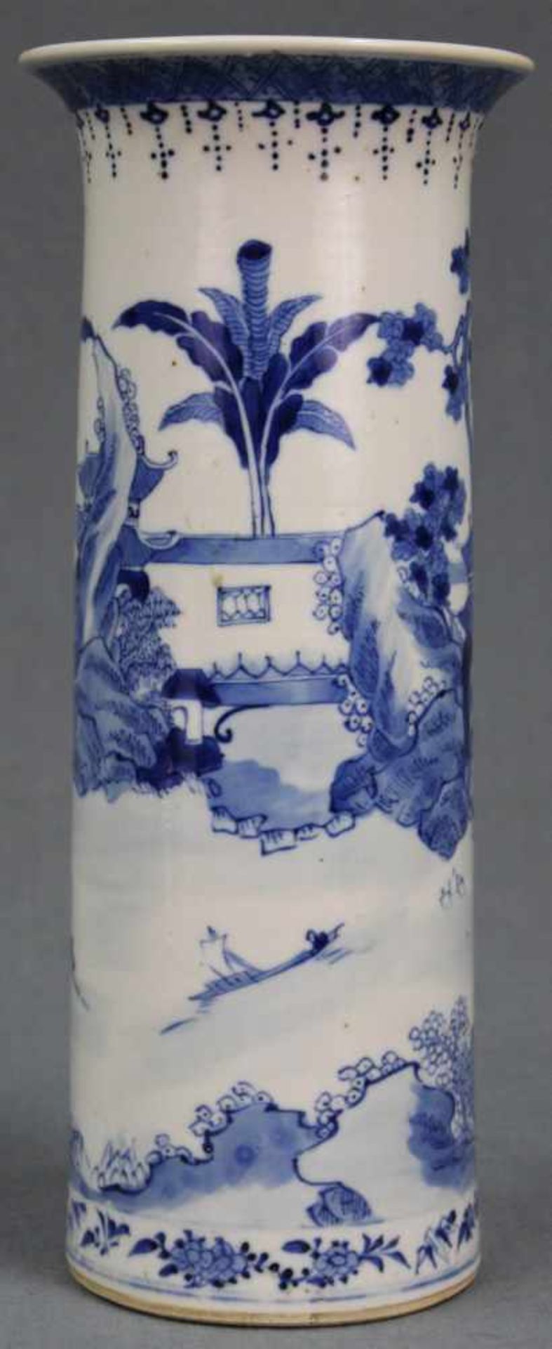 Vase Blau - Weiß Porzellan. China, alt. 4 - Zeichen Marke.21 cm hoch. Unterseitig blaue Marke.Vase - Image 2 of 9