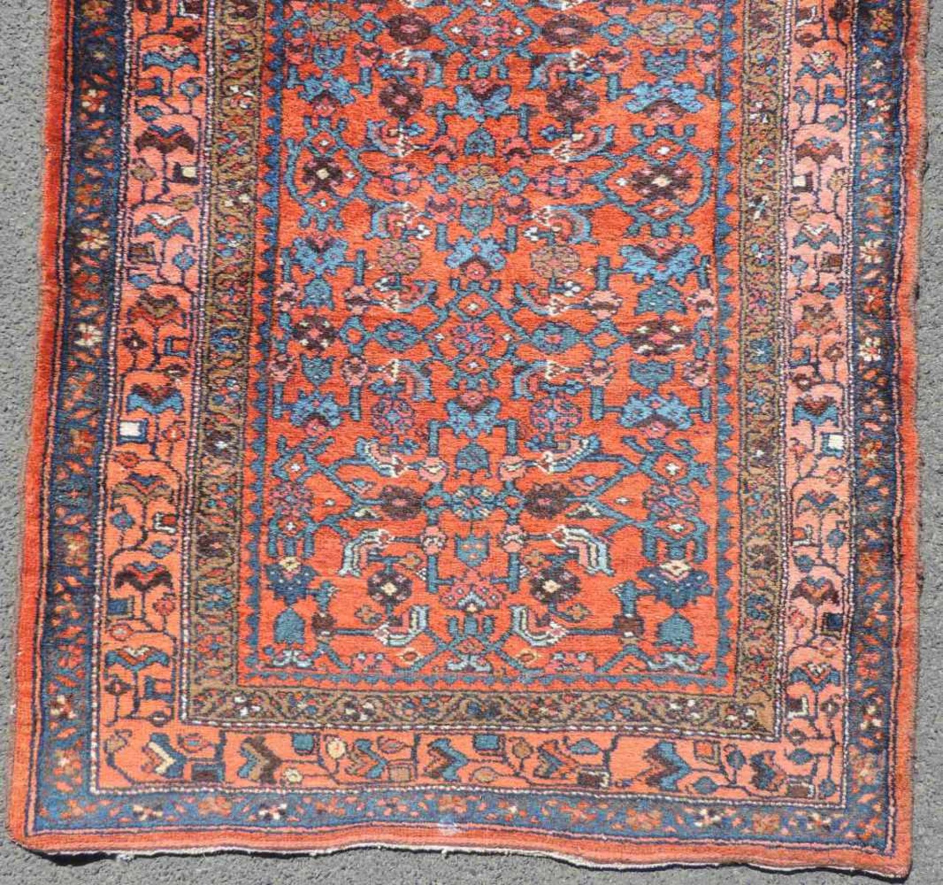 Hamadan Perserteppich, Galerie. Iran. Alt.280 cm x 90 cm. Handgeknüpft. Wolle auf Baumwolle. Wohl - Image 2 of 7