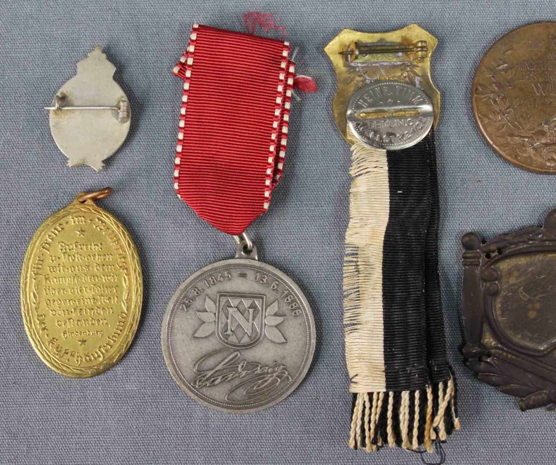 Orden und anderes. Darunter Eisernes Kreuz 1. Weltkrieg.Medals and other things. Among them Eisernes - Image 8 of 11