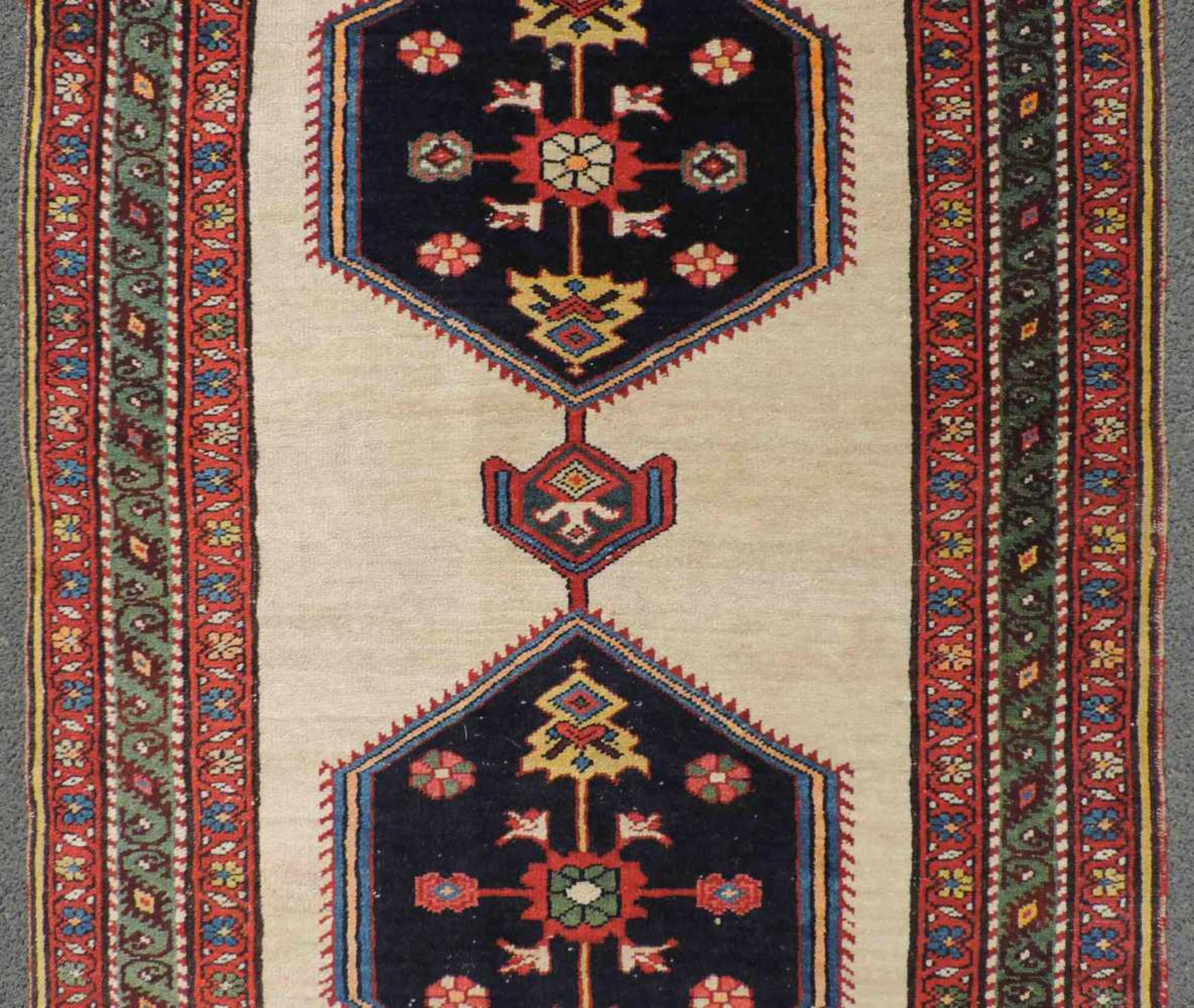 Gerus Perserteppich. Läufer. Iran. Antik, um 1900.339 cm x 120 cm. Handgeknüpft. Wolle auf Wolle. - Image 4 of 9