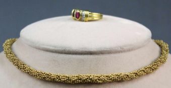 Kette 40 Gramm und Ring 6,5 Gramm mit Rubin und Brillanten.Gold 750. Gesamtgewicht 46,5 Gramm.