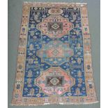 Karabagh Dorfteppich. Kaukasus. Datiert 1335 (1917).320 cm x 206 cm. Handgeknüpft. Wolle auf