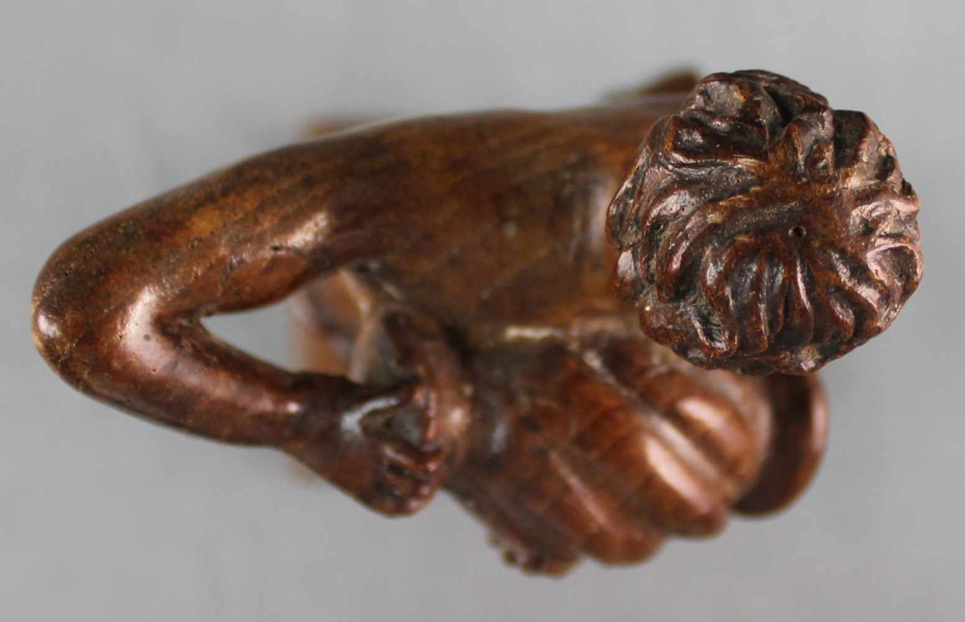 Dyonisos. Geschnitzte Holz Skulptur. 18./19. Jahrhundert.Mit Sockel 25,5 cm hoch.Dyonisos. Carved - Bild 5 aus 6