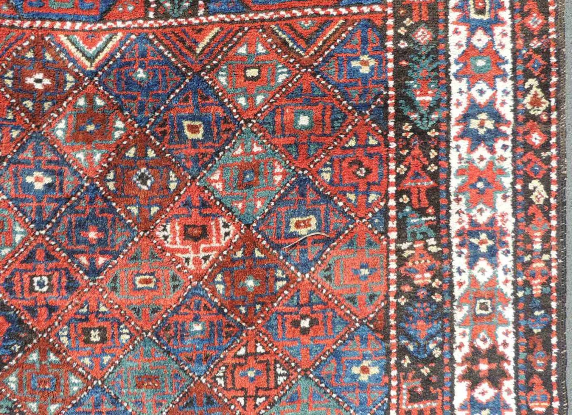 "Jaff" Kurdischer Perserteppich. Iran. Antik, um 1900.232 (210) cm x 139 cm. Handgeknüpft. Wolle auf - Bild 7 aus 10