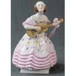 Herend Porzellanfigur, Dame mit Gitarre. Modellnummer 5796.21 cm hoch.Herend porcelain figurine,