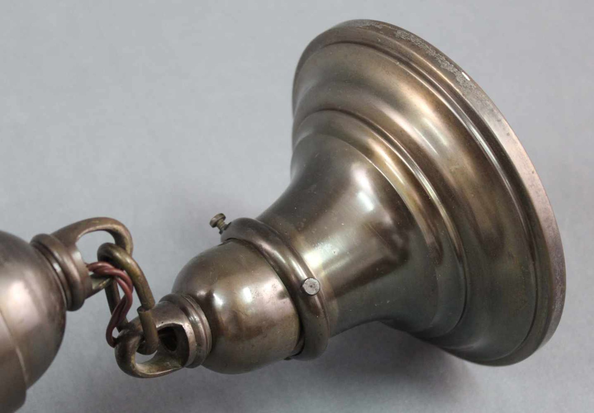 Würfel - Deckenlampe mit facettiertem Glas, wohl Jugendstil, elektrifiziert.26 cm x 26 cm der - Image 9 of 10